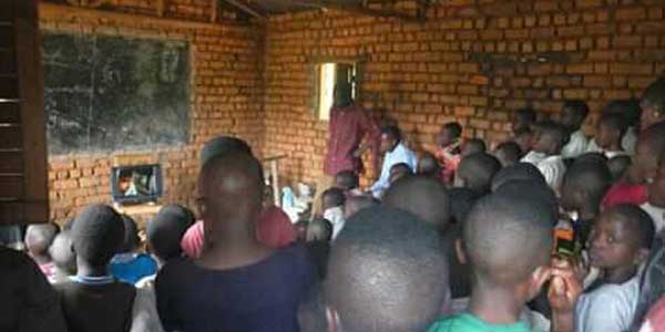 Rural DRC: Learning Hygiene with DVDs – and Practice